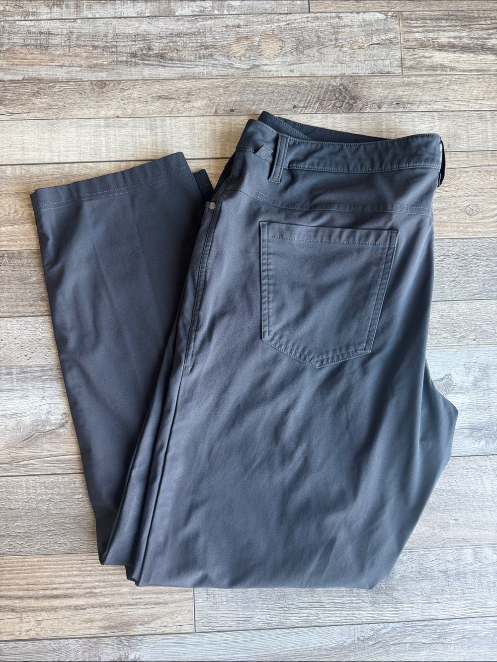 lululemon charcoal gray performance pants with logo tab